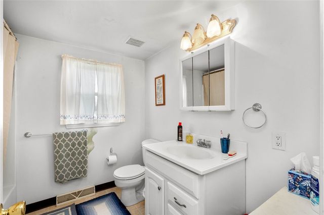 325-327 First Street, Cecil, PA 15055