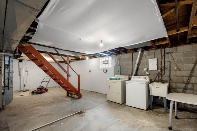 325-327 First Street, Cecil, PA 15055