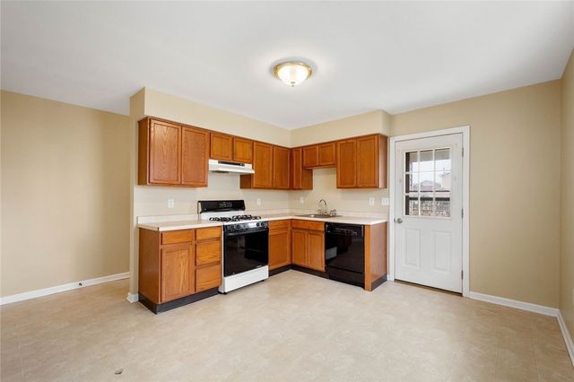 325-327 First Street, Cecil, PA 15055