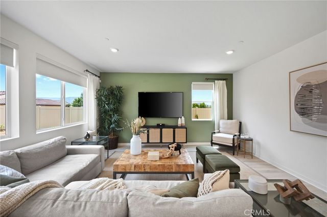 4058 Wood, Banning, CA 92220