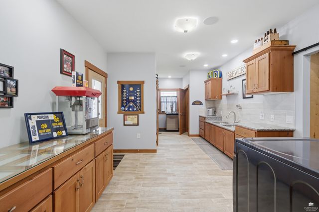 5005 Colbert Hills Drive, Manhattan, KS 66503