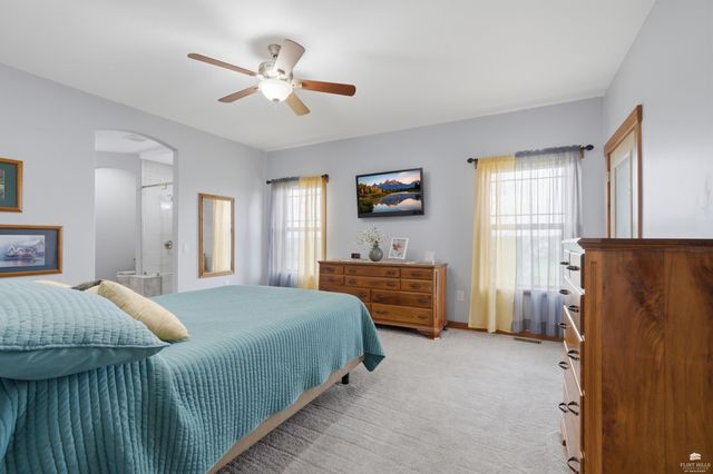 5005 Colbert Hills Drive, Manhattan, KS 66503
