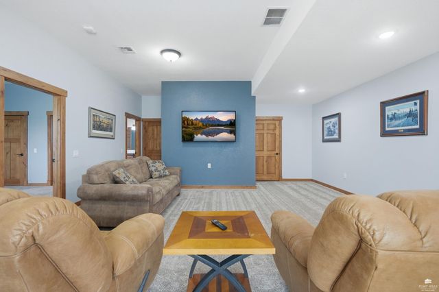 5005 Colbert Hills Drive, Manhattan, KS 66503