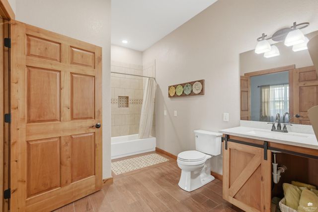 5005 Colbert Hills Drive, Manhattan, KS 66503