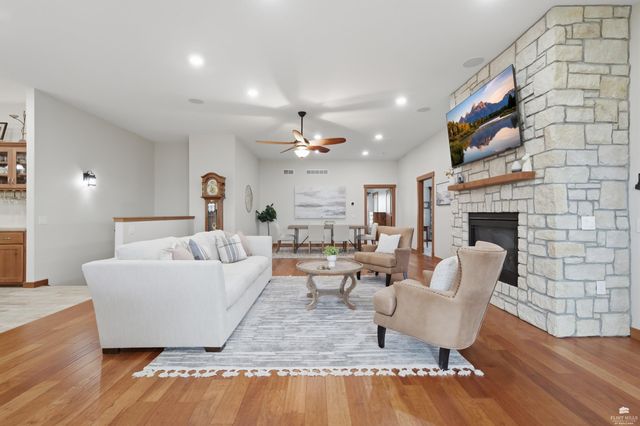 5005 Colbert Hills Drive, Manhattan, KS 66503