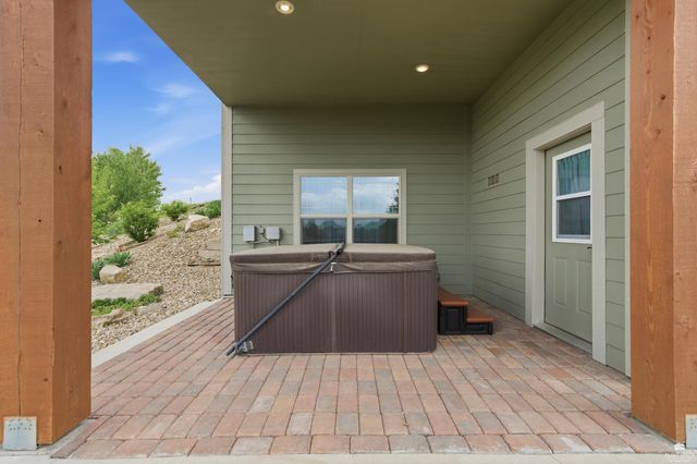5005 Colbert Hills Drive, Manhattan, KS 66503