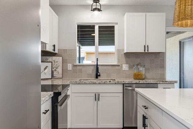 507 Palmas Altas Drive SE, Rio Rancho, NM 87124