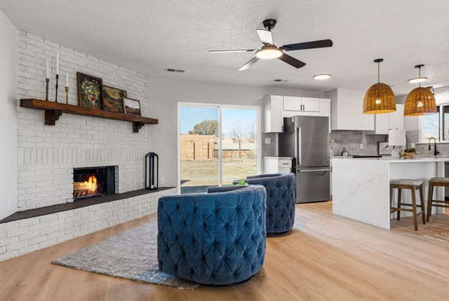 507 Palmas Altas Drive SE, Rio Rancho, NM 87124