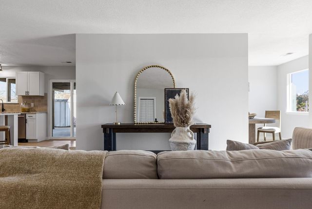 507 Palmas Altas Drive SE, Rio Rancho, NM 87124