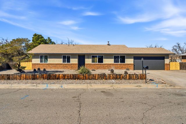 507 Palmas Altas Drive SE, Rio Rancho, NM 87124