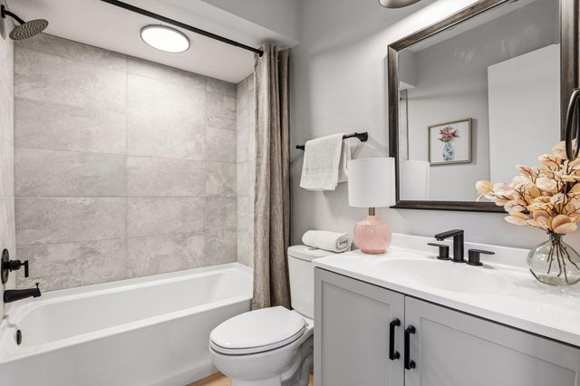 507 Palmas Altas Drive SE, Rio Rancho, NM 87124