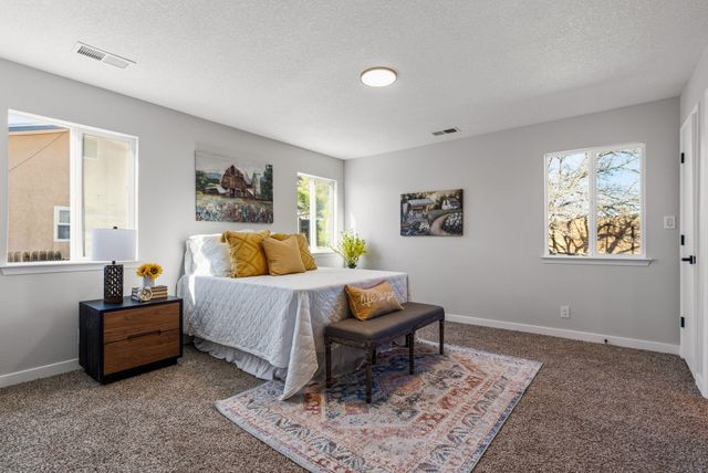 507 Palmas Altas Drive SE, Rio Rancho, NM 87124