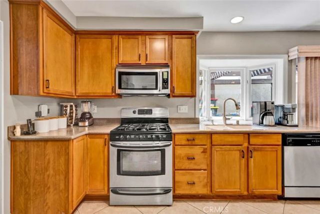 14211 Cherrywood, Tustin, CA 92780