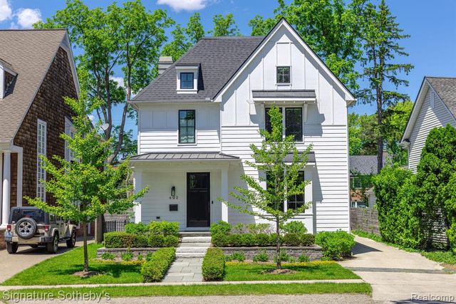 492 Vinewood Avenue, Birmingham, MI 48009