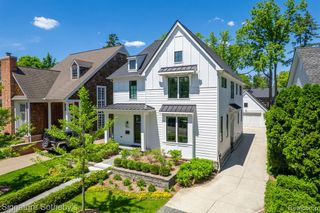 492 Vinewood Avenue, Birmingham, MI 48009