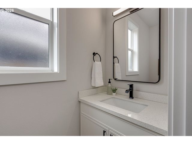 7921 Sw 74th Ave, Portland, OR 97223