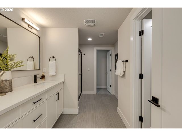 7921 Sw 74th Ave, Portland, OR 97223