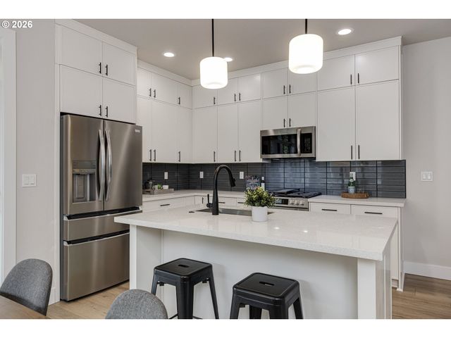 7921 Sw 74th Ave, Portland, OR 97223