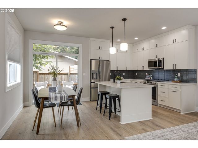 7921 Sw 74th Ave, Portland, OR 97223