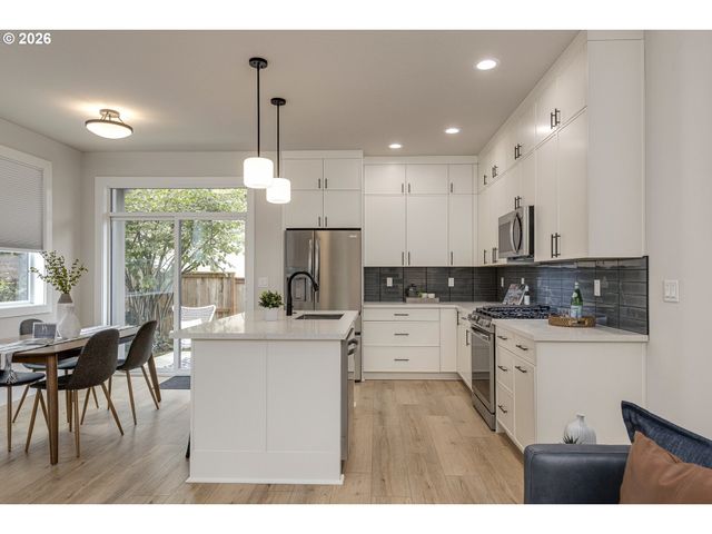 7921 Sw 74th Ave, Portland, OR 97223