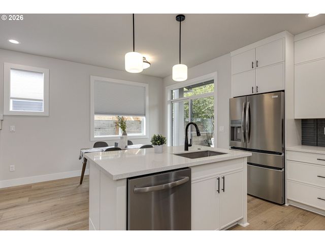 7921 Sw 74th Ave, Portland, OR 97223