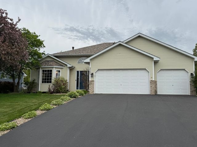 5725 Yucca Lane N, Plymouth, MN 55446