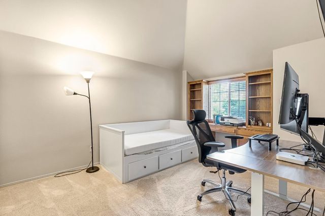 564 E Braddock Drive, Fresno, CA 93720