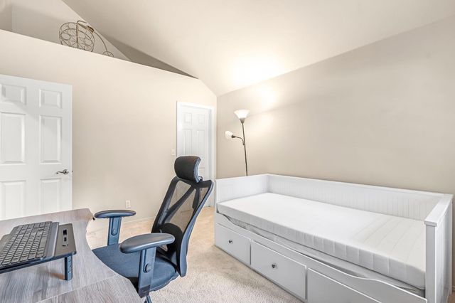 564 E Braddock Drive, Fresno, CA 93720