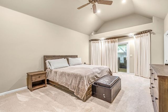 564 E Braddock Drive, Fresno, CA 93720