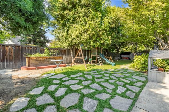 564 E Braddock Drive, Fresno, CA 93720