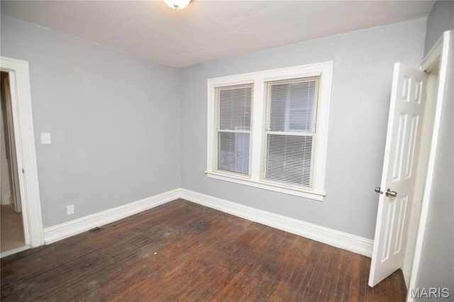 5712 Floy Avenue, St Louis, MO 63136