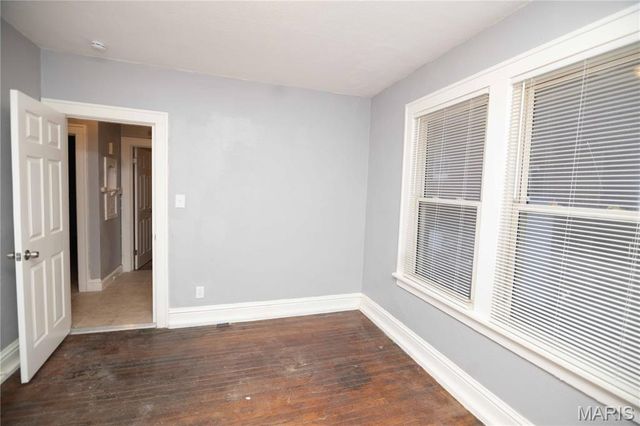 5712 Floy Avenue, St Louis, MO 63136