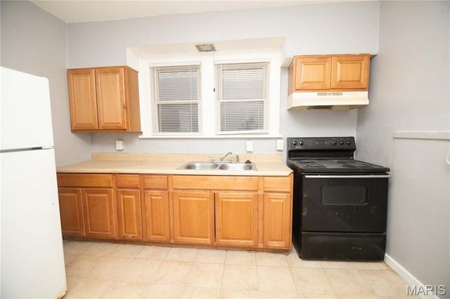 5712 Floy Avenue, St Louis, MO 63136