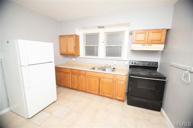 5712 Floy Avenue, St Louis, MO 63136