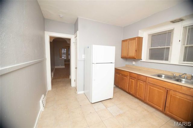 5712 Floy Avenue, St Louis, MO 63136