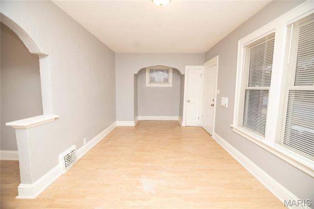 5712 Floy Avenue, St Louis, MO 63136