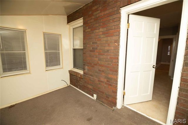 5712 Floy Avenue, St Louis, MO 63136