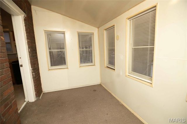 5712 Floy Avenue, St Louis, MO 63136