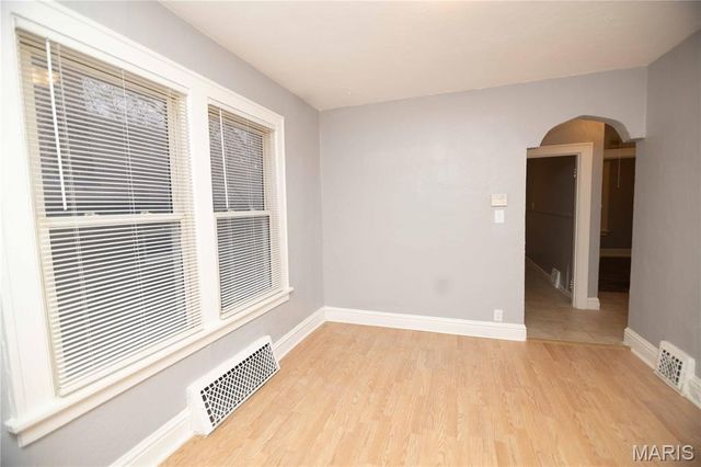 5712 Floy Avenue, St Louis, MO 63136