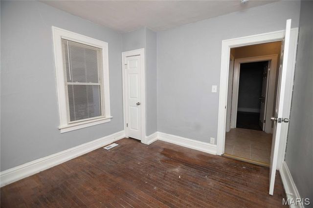 5712 Floy Avenue, St Louis, MO 63136