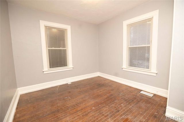 5712 Floy Avenue, St Louis, MO 63136