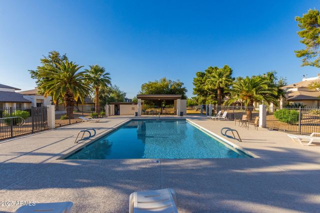 811 E EUGIE Avenue, Phoenix, AZ 85022