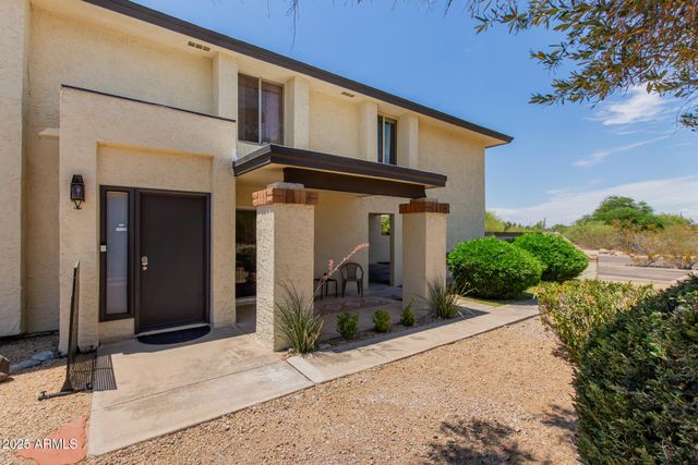 811 E EUGIE Avenue, Phoenix, AZ 85022