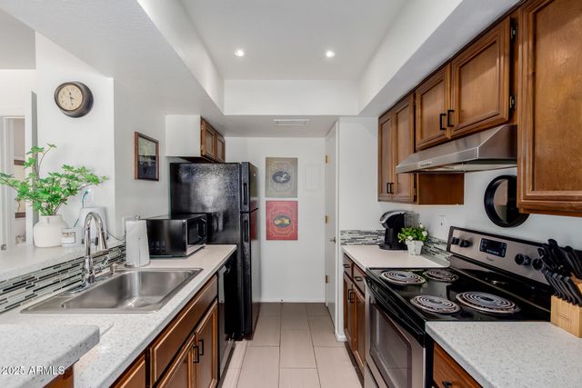 811 E EUGIE Avenue, Phoenix, AZ 85022