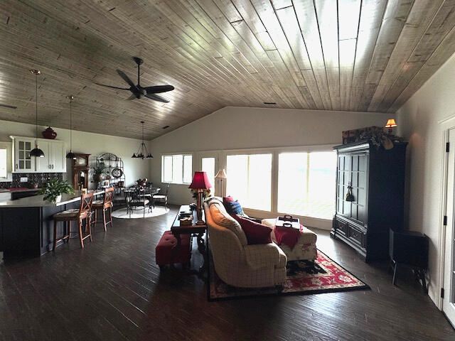 8 Midview Drive, Kimberling City, MO 65686