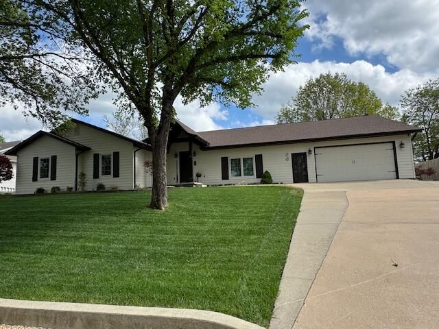 8 Midview Drive, Kimberling City, MO 65686
