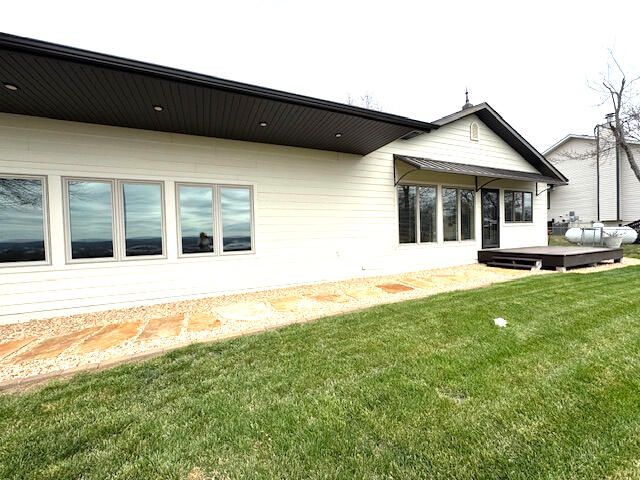 8 Midview Drive, Kimberling City, MO 65686