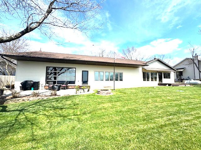 8 Midview Drive, Kimberling City, MO 65686