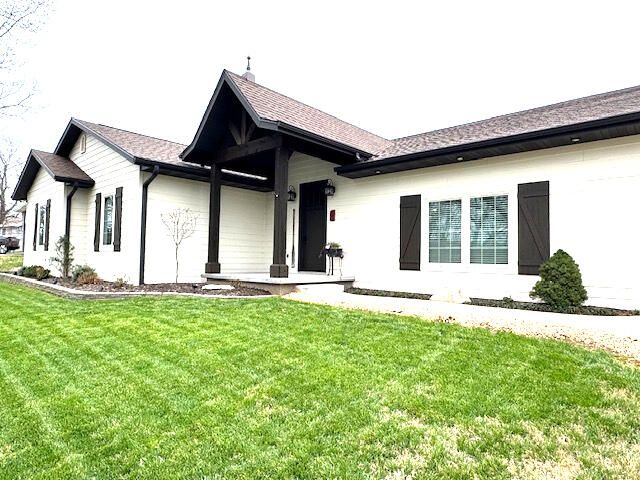 8 Midview Drive, Kimberling City, MO 65686