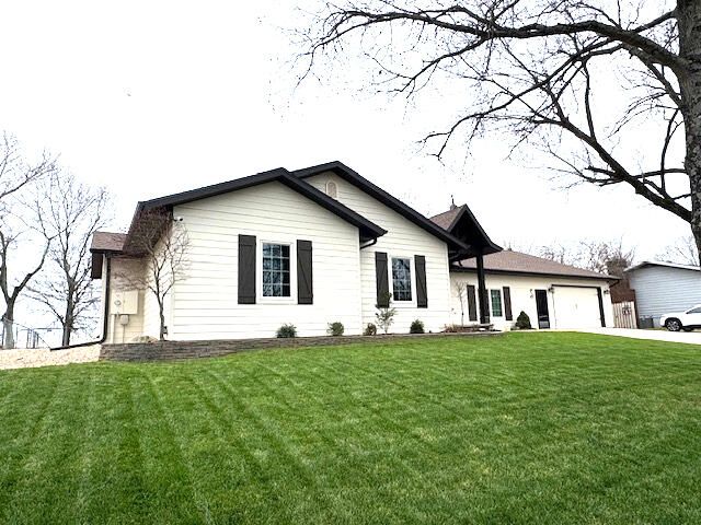 8 Midview Drive, Kimberling City, MO 65686